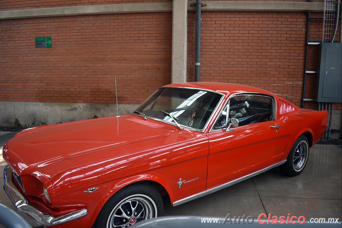 1965 Ford Mustang 2 2