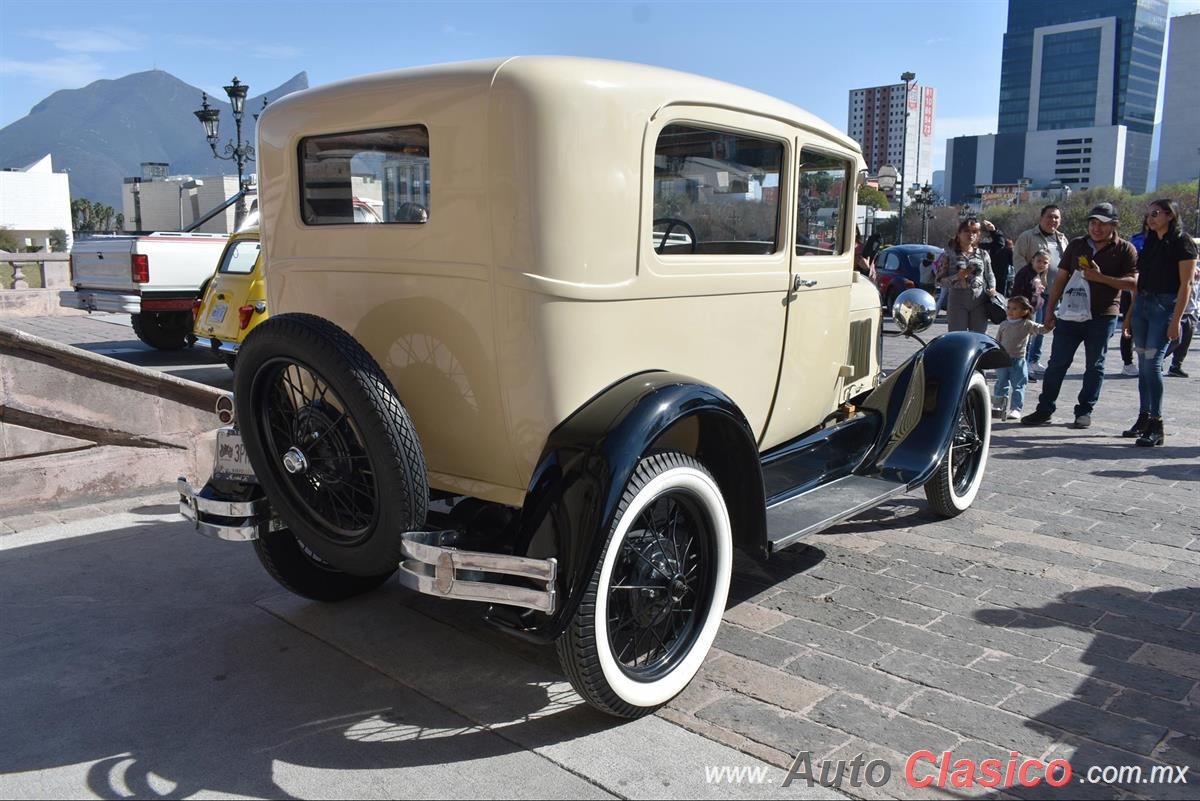 1928 Ford 2 Door Sedan