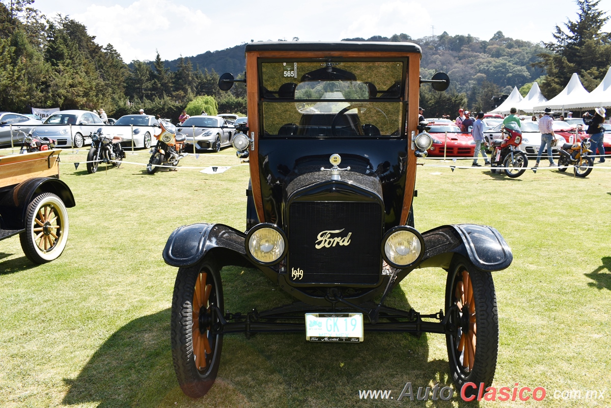 1919 Ford Model T Coupe