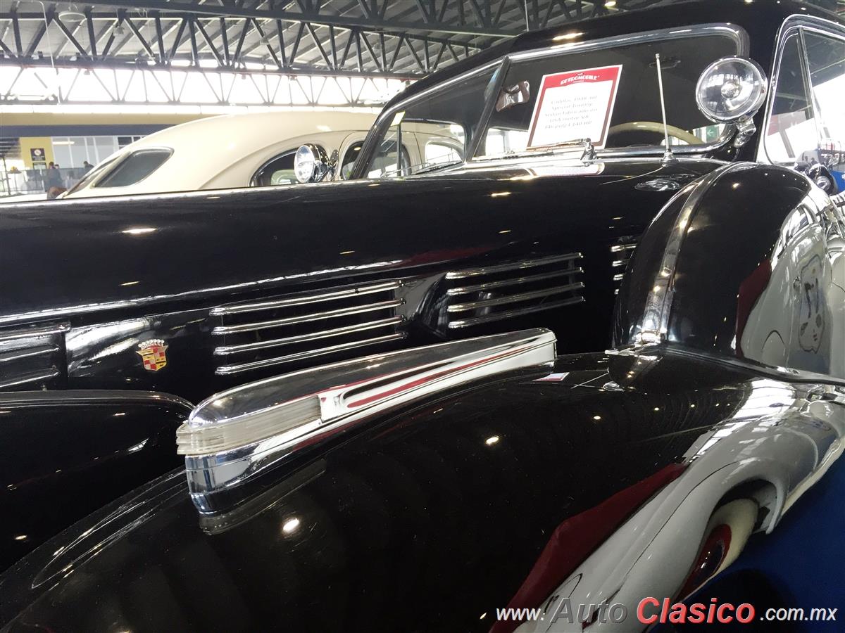 1938 Cadillac 60 Special Touring motor V8 346 pulg3 140hp