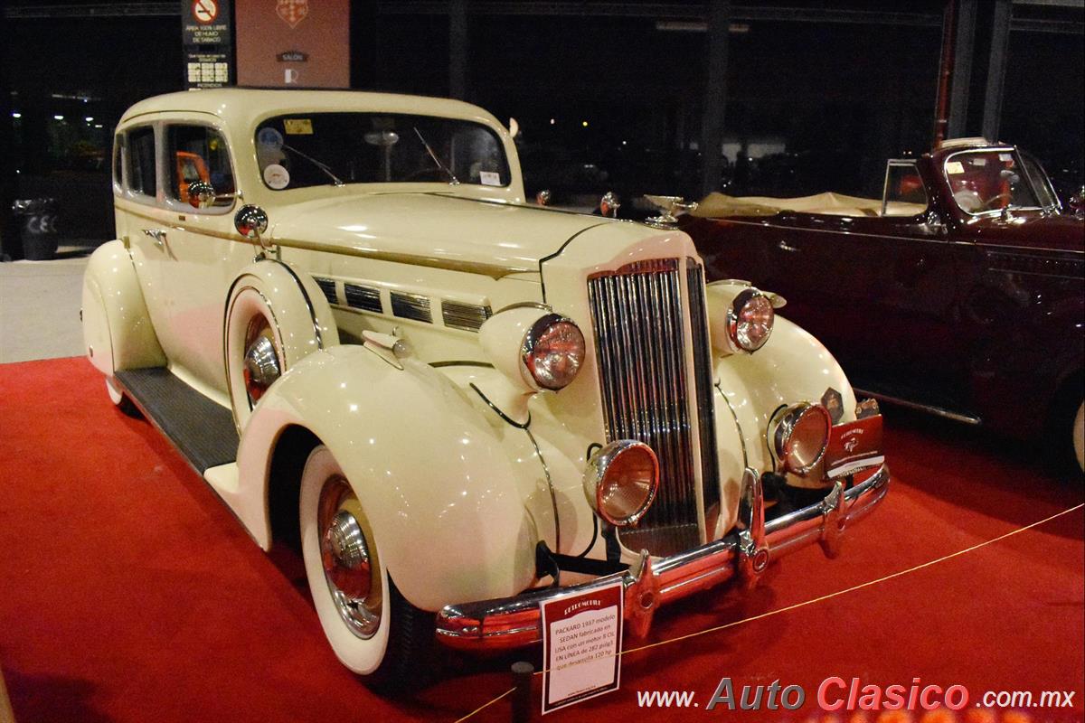 1937 Packard Sedan, 8 cilindros en línea de 282ci con 120hp